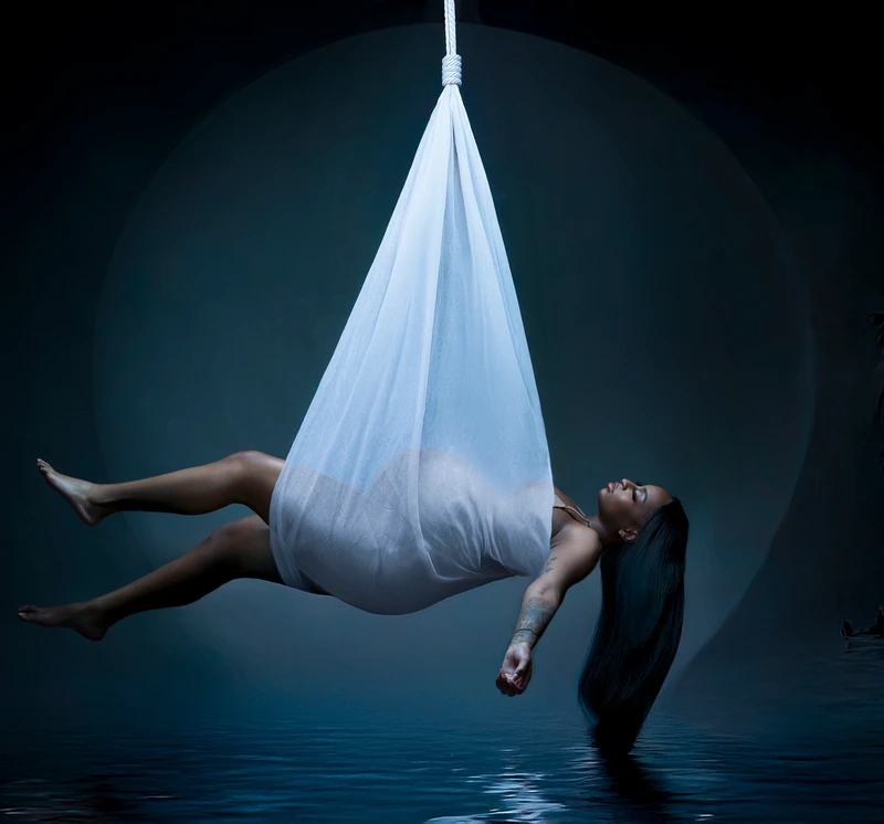 dramatic fine art maternity portrait hampton roads by Motiontography